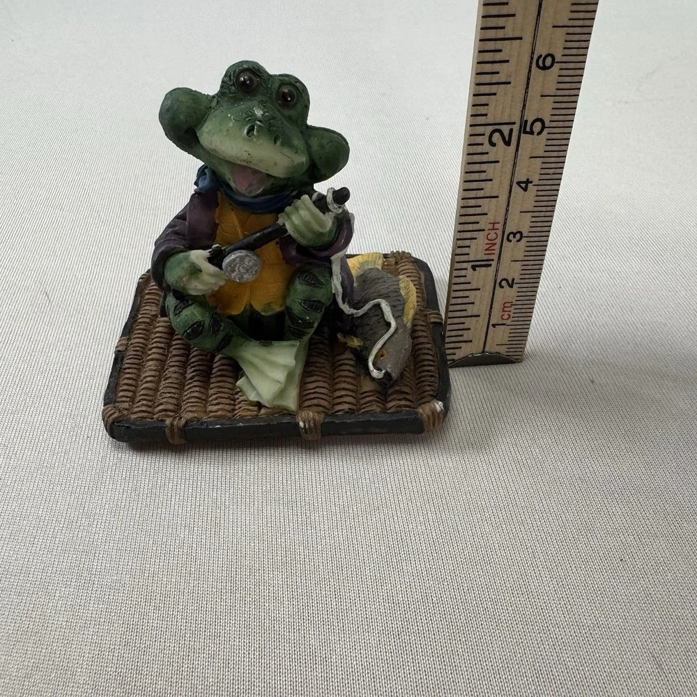 The Unbranded Brand fishing frog